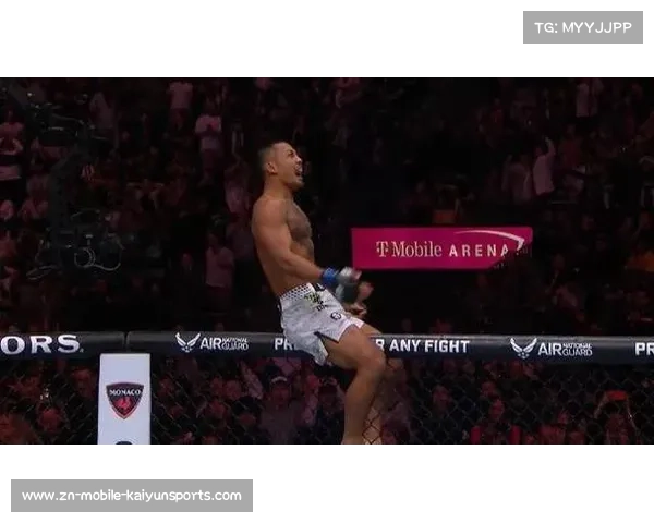 00后新星约书亚·范首回合TKO潘托加,成亚洲首位UFC男子冠军 00后新星约书亚·范首回合TKO潘托加,成亚洲首位UFC男子冠军